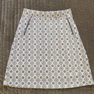 Casual a-line navy and white patterned skirt